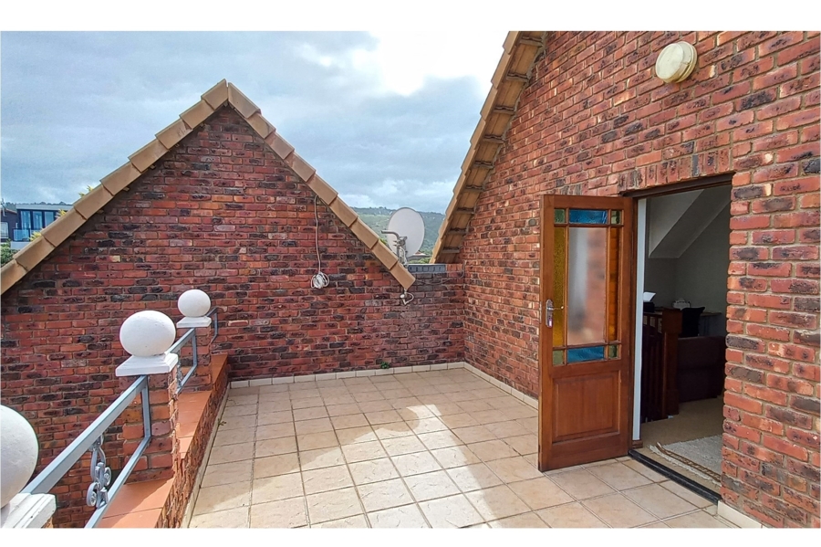 2 Bedroom Property for Sale in Hersham Western Cape
